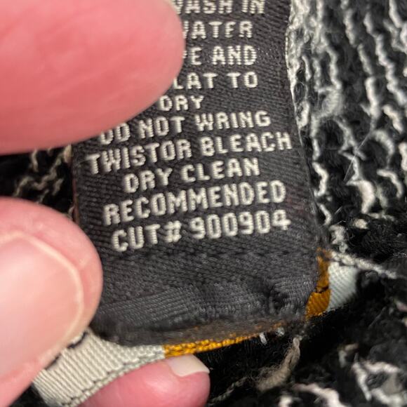 BCBGMAXAZRIA Black White Heather Single Button Heavyweight Cardigan Sweater M - Picture 8 of 10